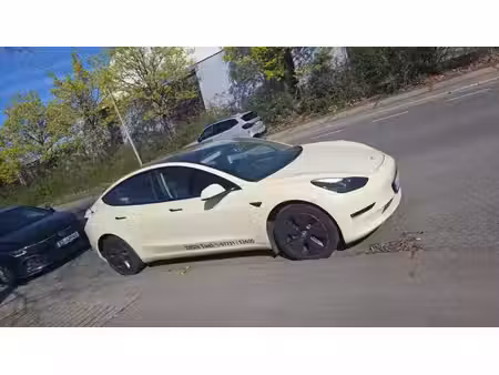 Tesla Model 3 Standard Plus 325