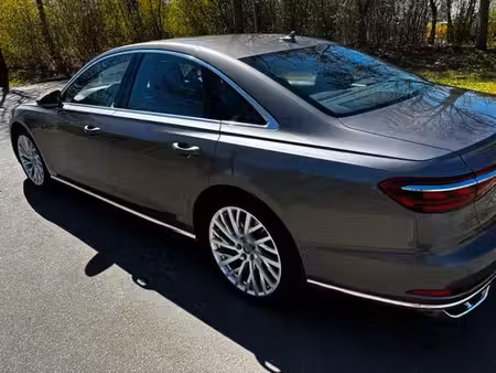 Audi A8 55 TFSI V6 3.0 TFSI 340 quattro
