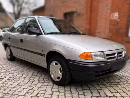 Opel Astra 1.6 75