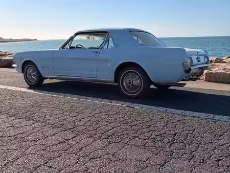 Ford Mustang SE