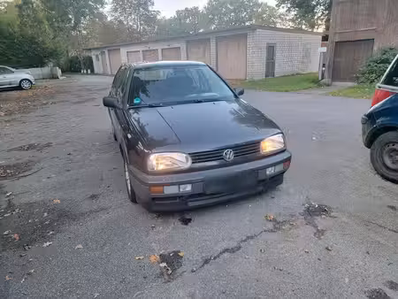 Volkswagen Golf GT 1.8 90