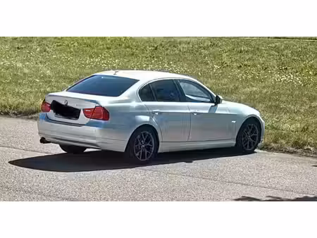 BMW Série 3 330i 3.0 272