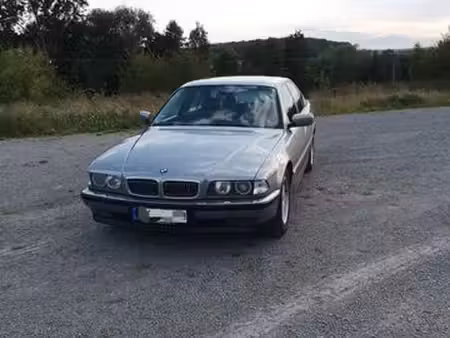 BMW Série 7 735i 3.5