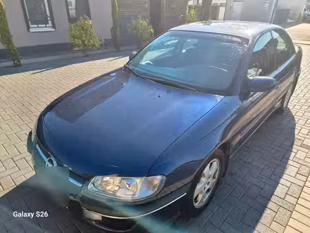 Opel Omega 2.0 136