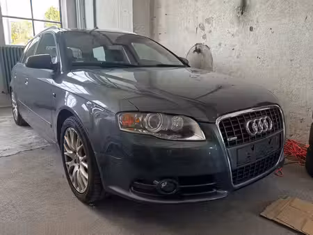 Audi A4 2.0 TFSI 200 S line quattro