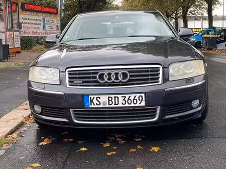 Audi A8 quattro