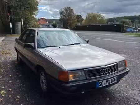 Audi 100 2.3