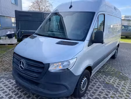 Mercedes-Benz Sprinter 211 143