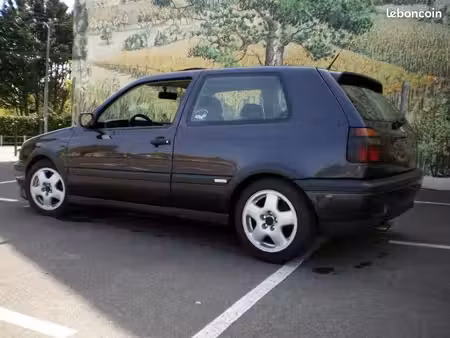 Volkswagen Golf VR6 V6 2.8 174