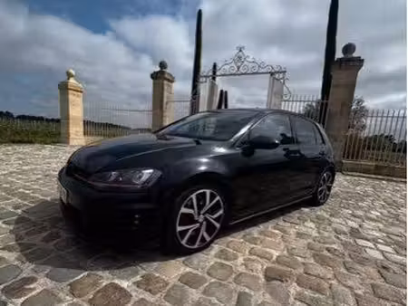 Volkswagen Golf GTI 2.0 TSI 230 Performance