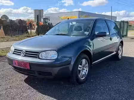 Volkswagen Golf 1.6