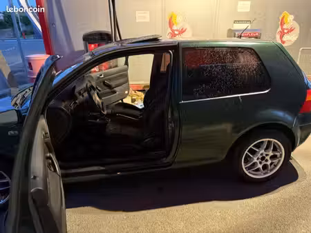 Volkswagen Golf 1.6 TDI 105