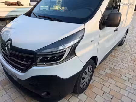 Renault Trafic dCi 145