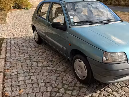 Renault Clio 1.4 80 RN