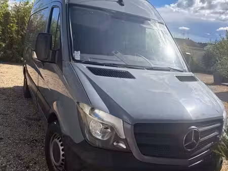 Mercedes-Benz Sprinter 319 V6 3.0 190