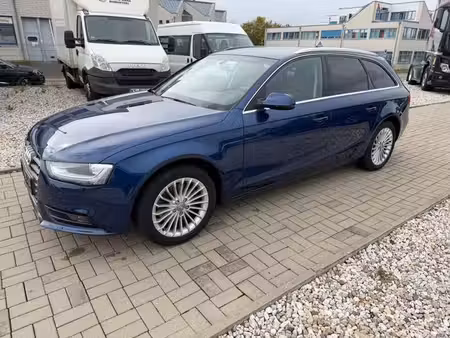 Audi A4 2.0 TDI 143 Attraction