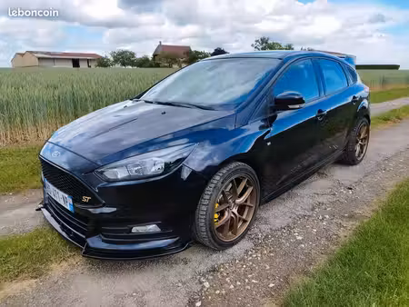 Ford Focus ST 2.0 250