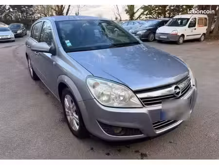 Opel Astra 1.2 90