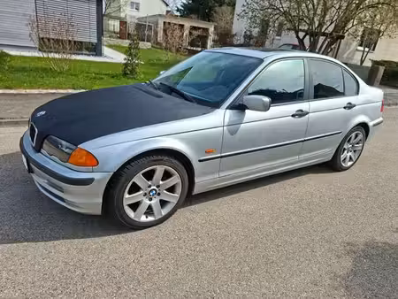 BMW Série 3 318i 1.9 105