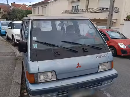 Mitsubishi L300 