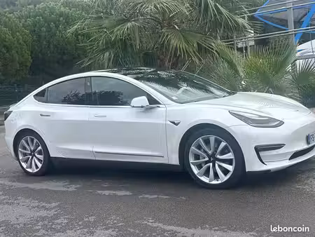 Tesla Model 3 275