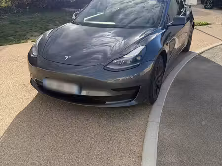 Tesla Model 3 275