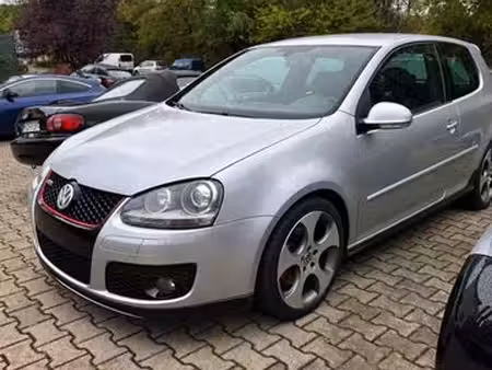 Volkswagen Golf GTI 2.0 200