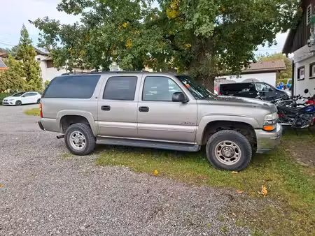 Chevrolet Suburban LS