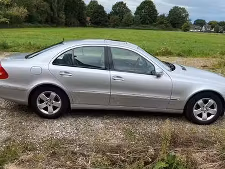 Mercedes-Benz Classe E E 200