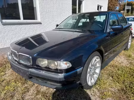 BMW Série 7 728i 2.8 193