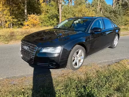 Audi A8 V8 4.2 FSI quattro