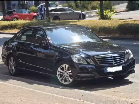 Mercedes-Benz Classe E E 200 2.0 184 Avantgarde