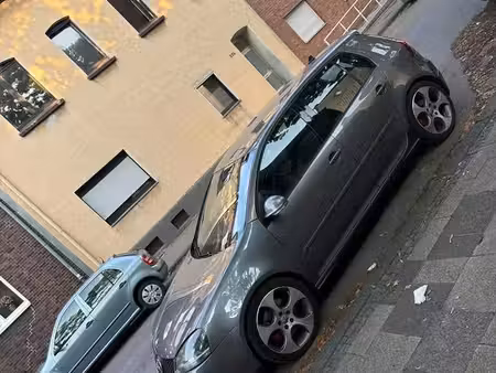Volkswagen Golf GTI 2.0 200