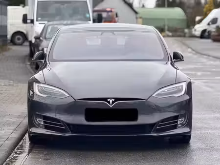 Tesla Model S 75d 332