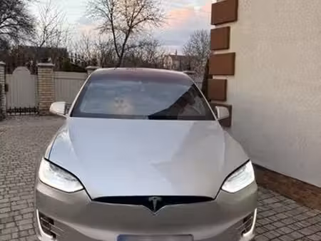 Tesla Model X 90d 4x4