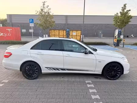 Mercedes-Benz Classe E E 200