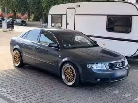 Audi A4 V6 3.0 220