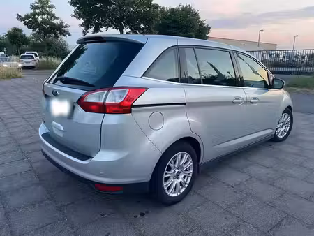 Ford Grand C-max 2.0 TDCi 140 SE