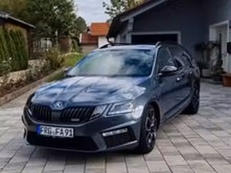Škoda Octavia RS 2.0 TSI 230