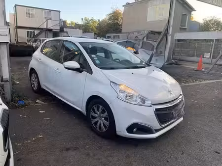 Peugeot 208 1.6 HDi 75