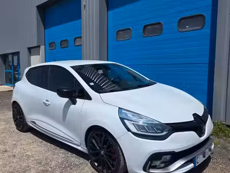 Renault Clio RS Trophy 1.6 T 220