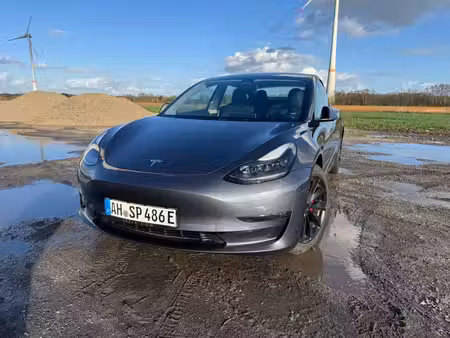 Tesla Model 3 Performance 482 PUP 4x4
