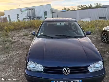 Volkswagen Golf 1.6 100
