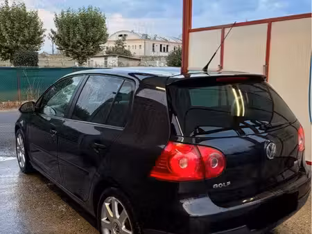 Volkswagen Golf 2.0 TDI 140