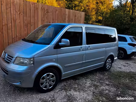 Volkswagen Multivan 2.5 TDI 174 Confortline