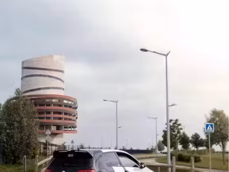 Volkswagen Golf GTI 2.0 TSI 220