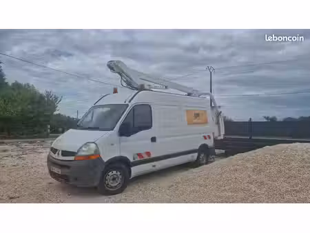 Renault Master 2.5 dCi 100