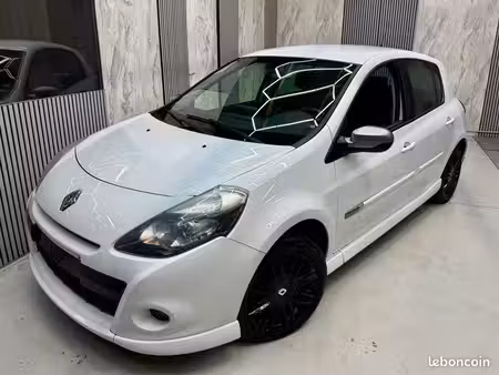 Renault Clio 1.6 128