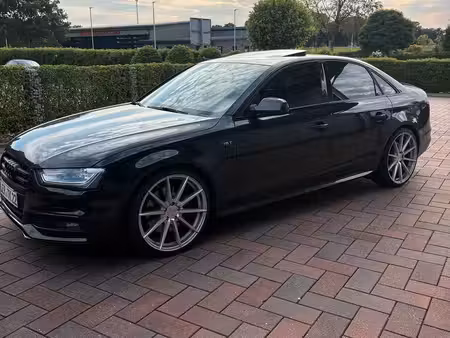 Audi A4 S4 V6 3.0 TFSI 333 quattro
