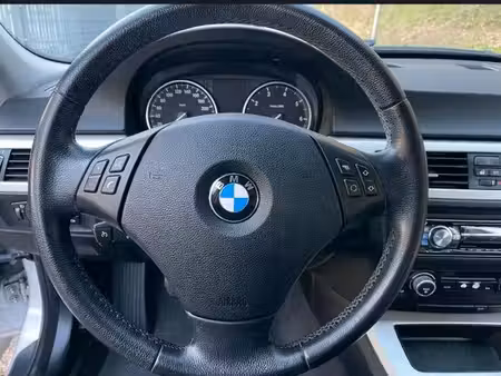 BMW Série 3 318i 2.0 143